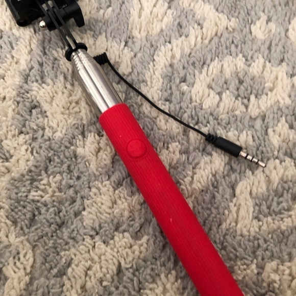 Red expandable self stick - Picture 2 of 3